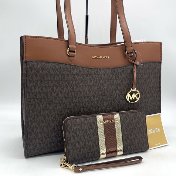 Michael Kors Handbags - Michael Kors Large MF Pocket Shoulder Toe Bag & Continental Wallet Wristlet